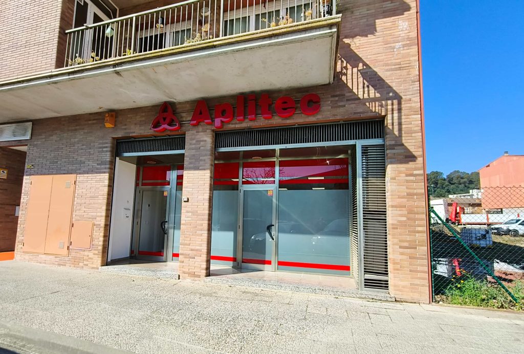 Exterior oficina Aplitec Informàtica Sarrià de Ter Girona